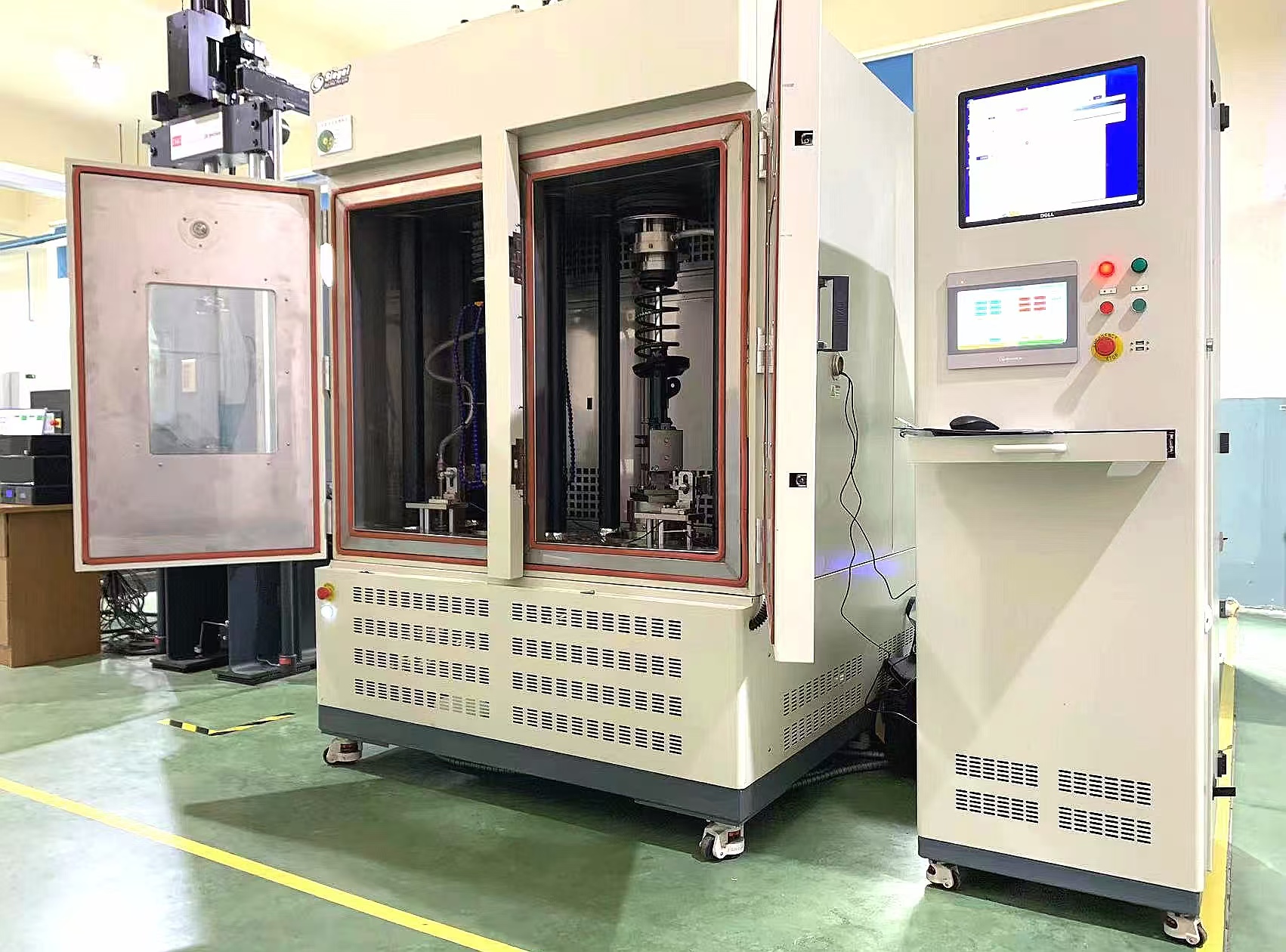 悬挂轴承综合耐久试验台架双开门